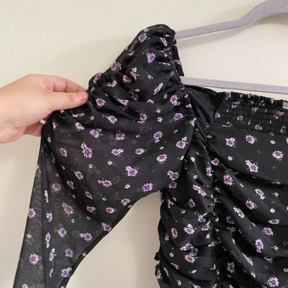 H&M long sleeves Draped fitted square neck puff sleeves blouse black floral sz m - Picture 3 of 7